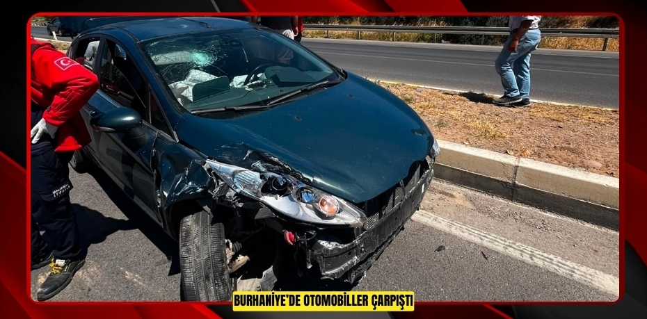 Burhaniye’de otomobiller çarpıştı